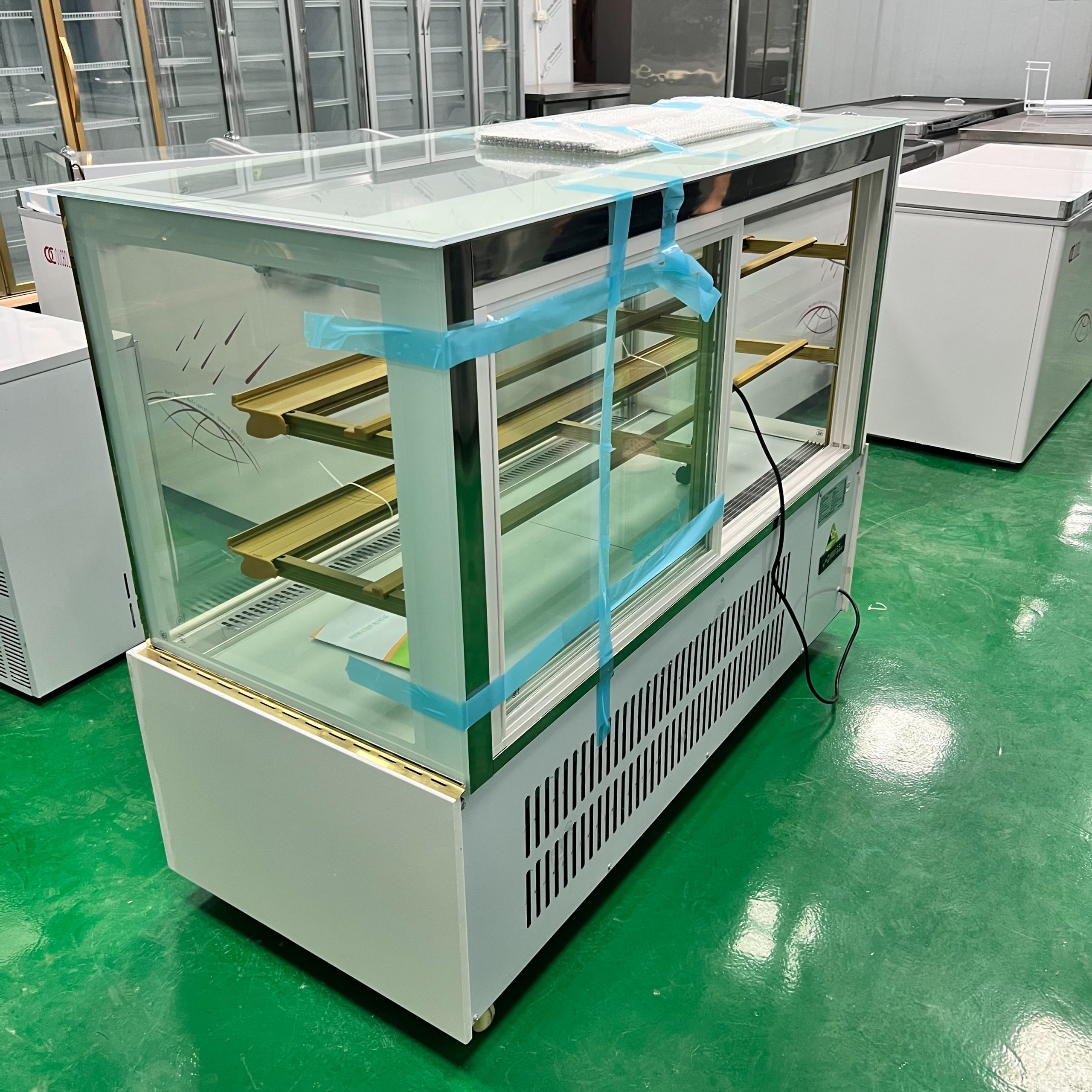 tủ bánh kem 1m2 3 tầng Thành Phát 3 tủ bánh kem 1m2 3 tầng Thành Phát 3