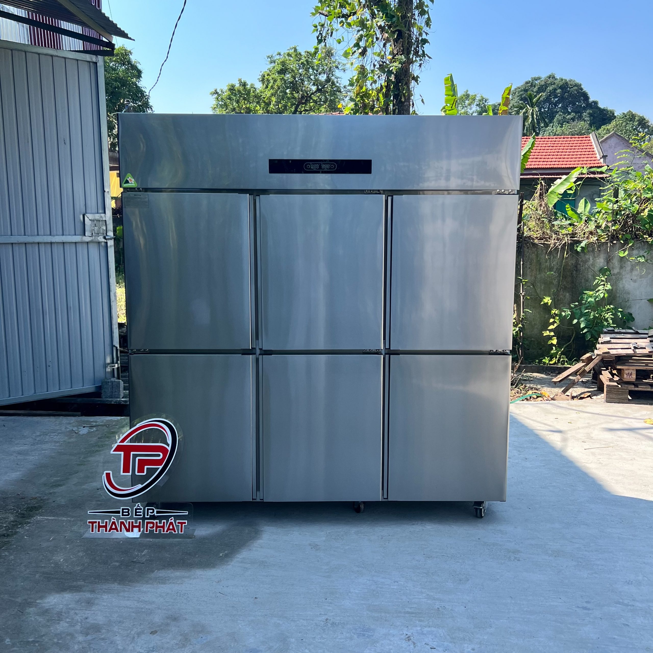 tủ đông 6 cánh lạnh trực tiếp Thành Phát 1 tủ đông 6 cánh lạnh trực tiếp Thành Phát 1