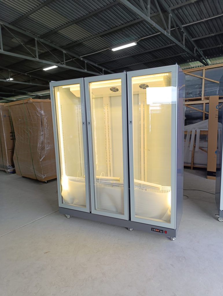 Tủ lạnh 3 cánh kính màu xám
